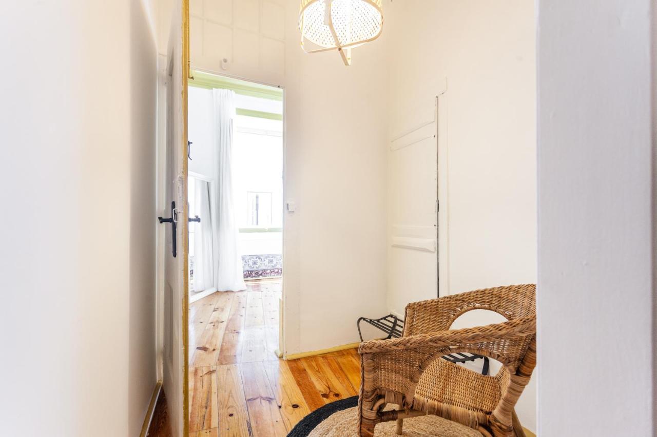 Yellow Tiles In Center Appartement *