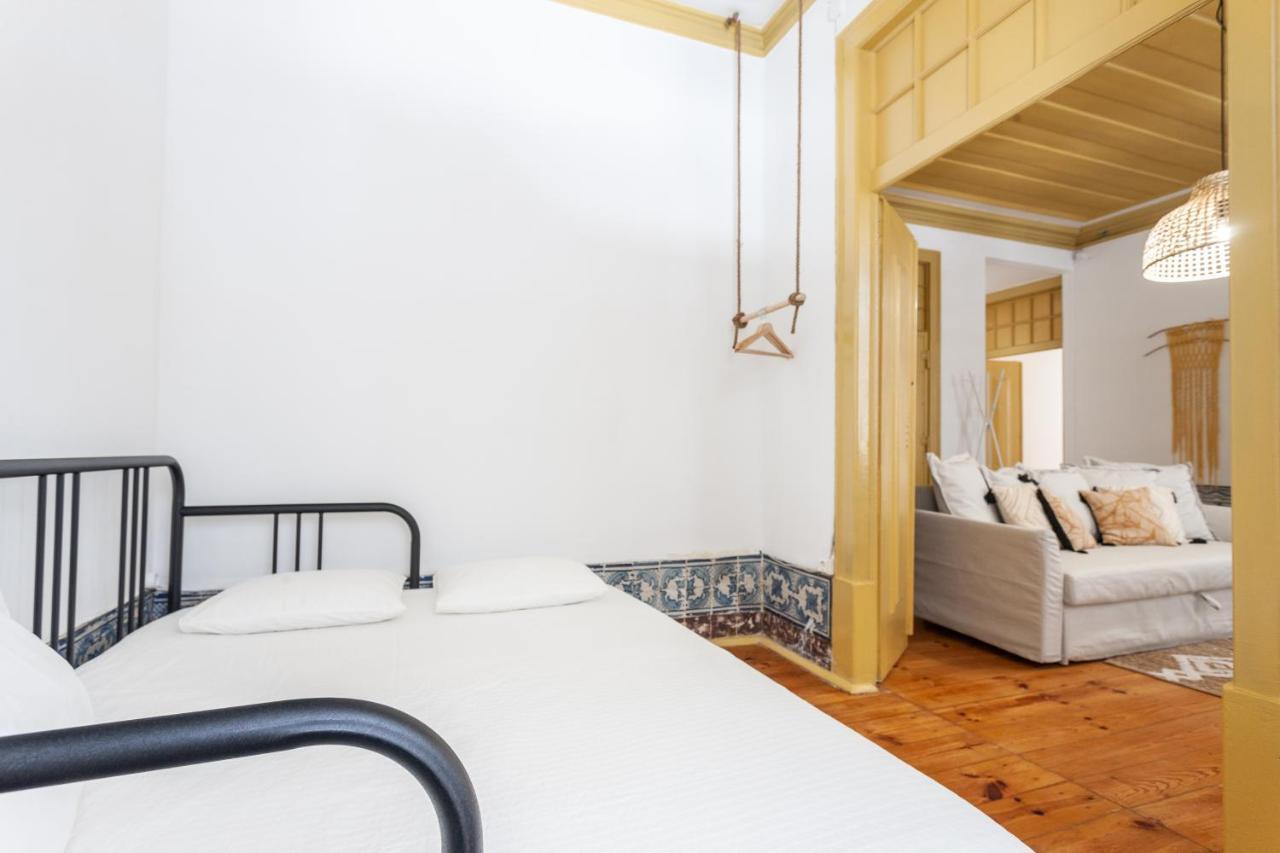 Yellow Tiles In Center Appartement *
